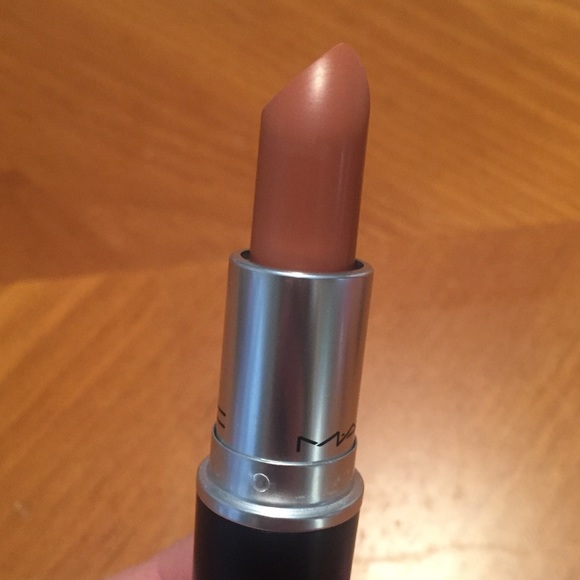 MAC Satin Lipstick Cherish - Picture 8 of 16